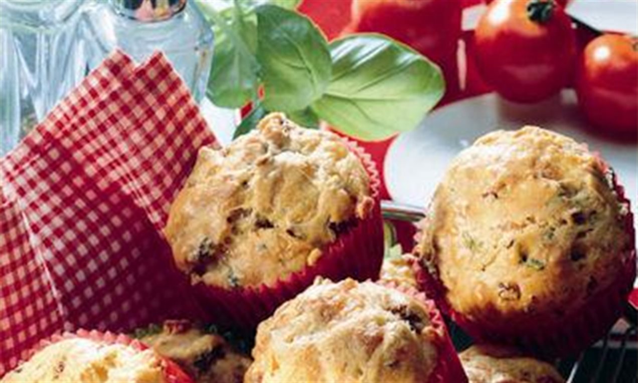 Tomaat-mozarella muffins Recept | Dr. Oetker